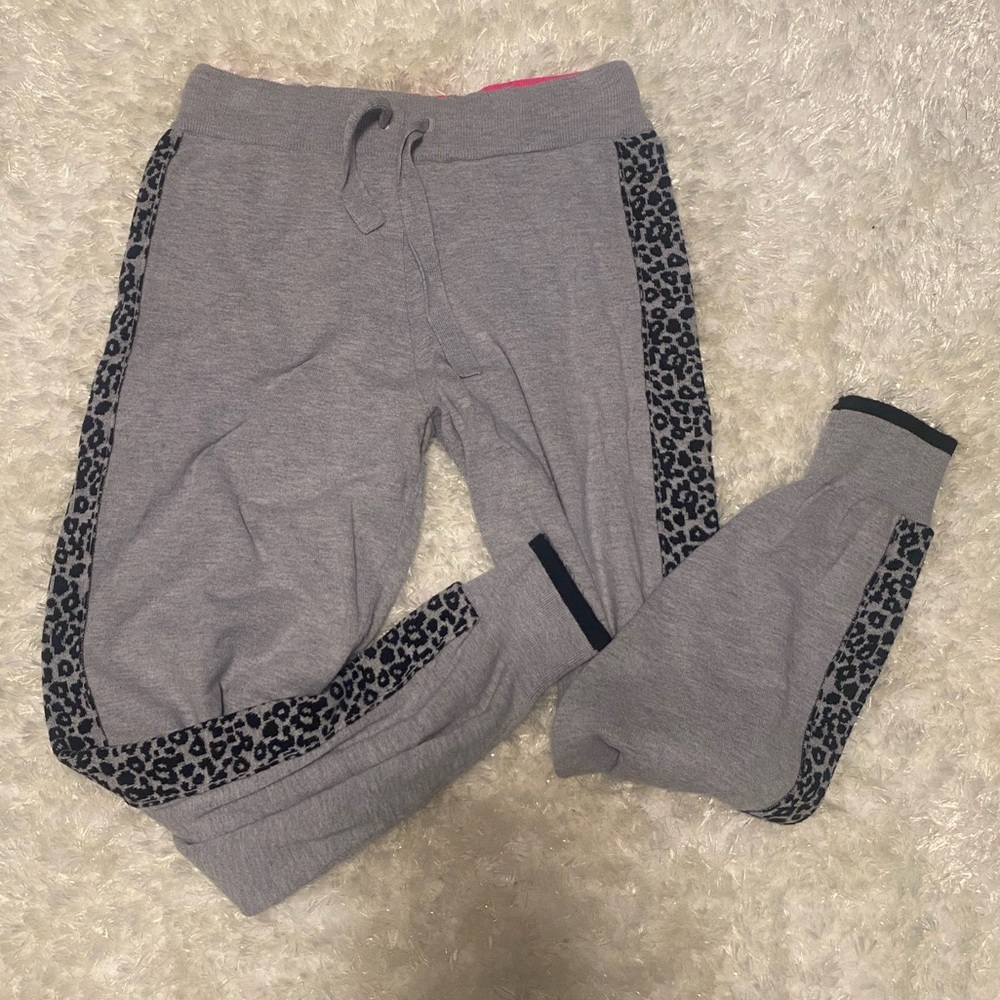 Thick cotton grey sweatpants with animal print size detailing